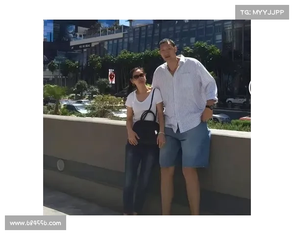 孙明明身高揭秘 引发网友热议 成为时尚圈焦点人物 孙明明身高揭秘 引发网友热议 成为时尚圈焦点人物